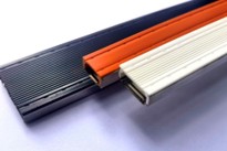 Hybrid Warm Edgy Spacer